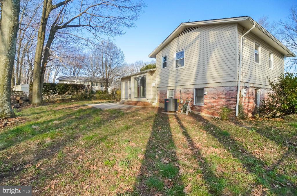 6313 Bardu Avenue Springfield, VA 22152 - Photo 28 of 29 Exterior (Rear)