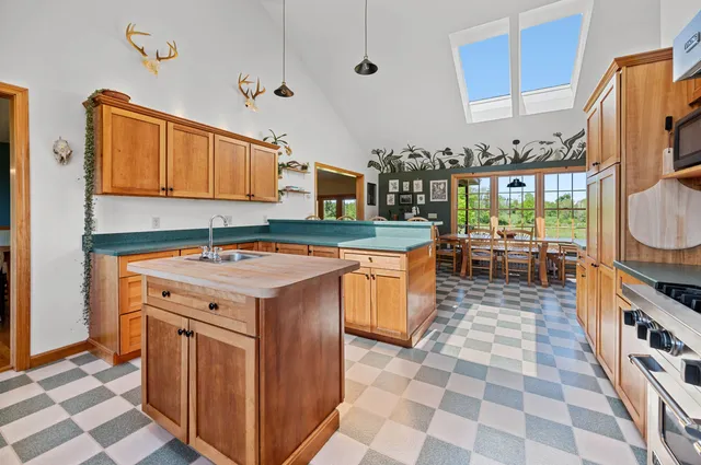 $1,395,000 | 338 Johnson Road, Marshfield, VT 05658