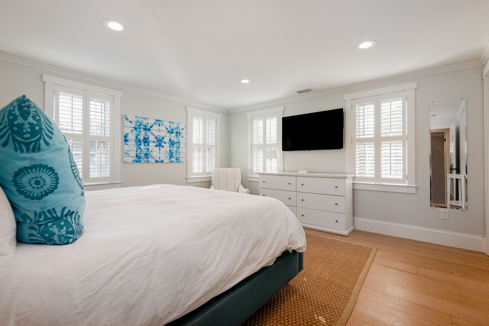 45 Pleasant Street Nantucket, MA 02554 - Photo 18 of 58 45B Primary Bedroom - second floor