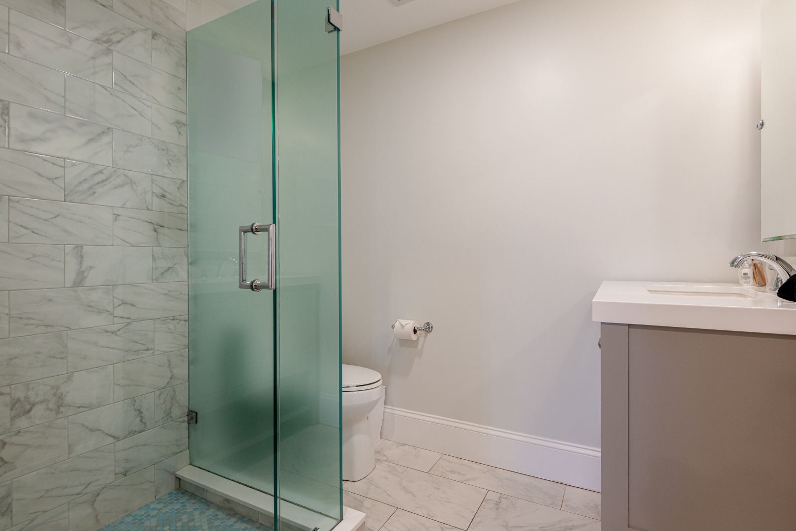 45 Pleasant Street Nantucket, MA 02554 - Photo 24 of 58 45B Second Floor Hall Bath