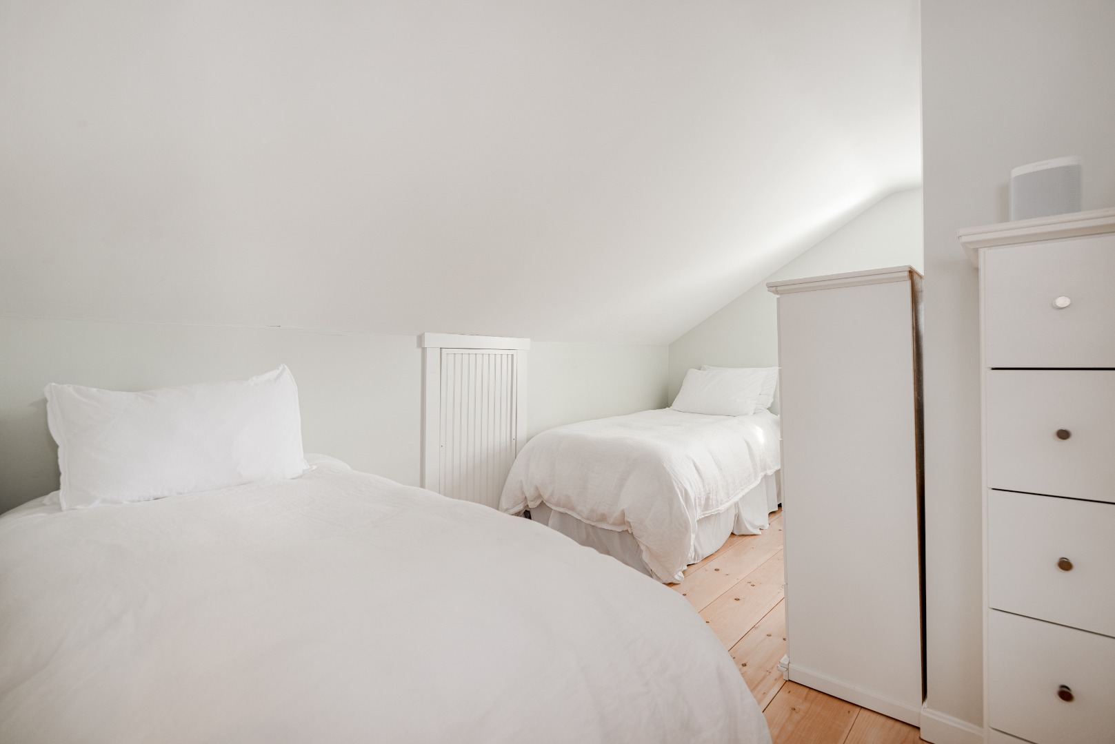 45 Pleasant Street Nantucket, MA 02554 - Photo 27 of 58 45B Guest Room-third floor