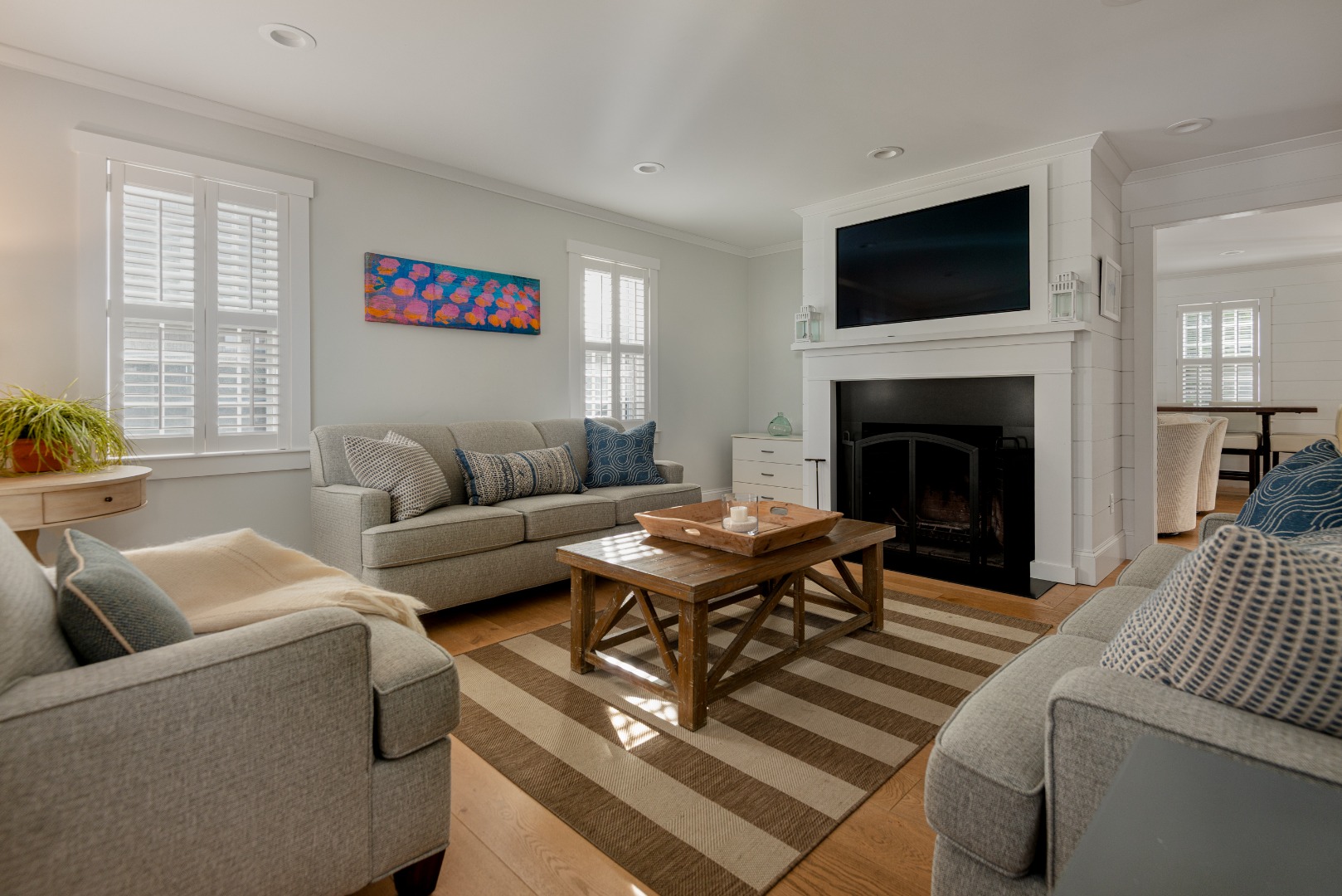 45 Pleasant Street Nantucket, MA 02554 - Photo 4 of 58 45B Living Room