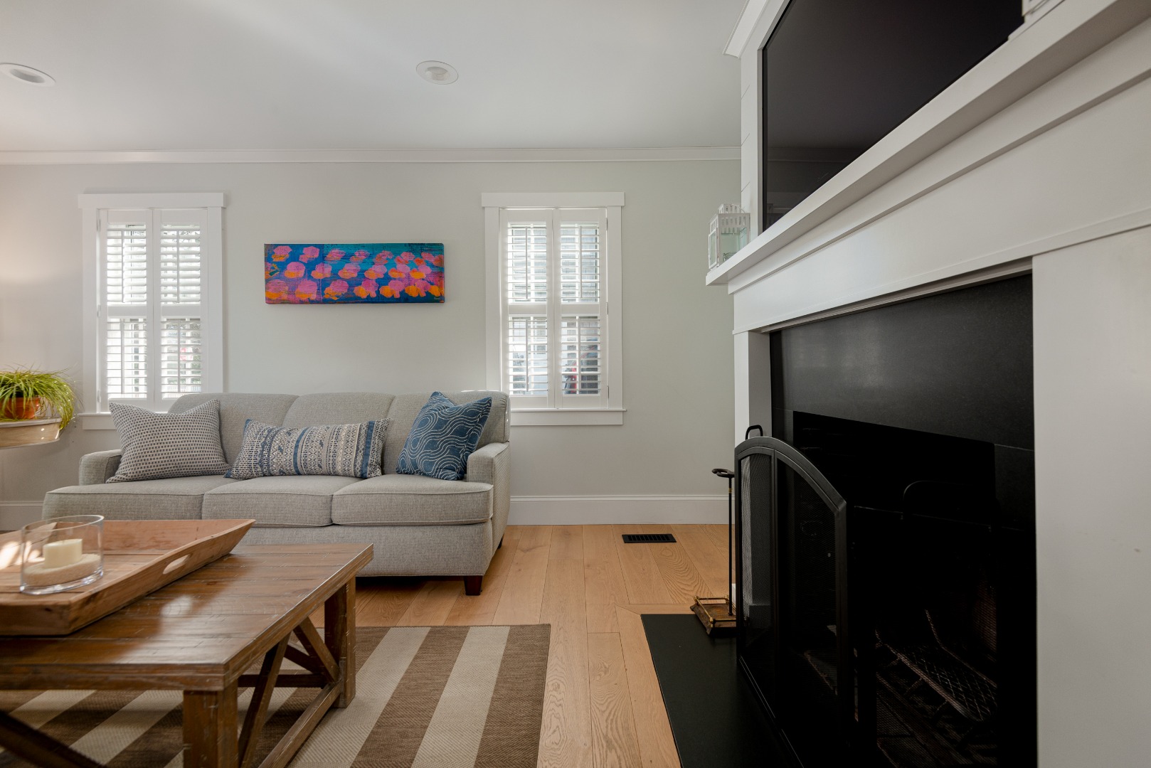 45 Pleasant Street Nantucket, MA 02554 - Photo 6 of 58 45B Living Room