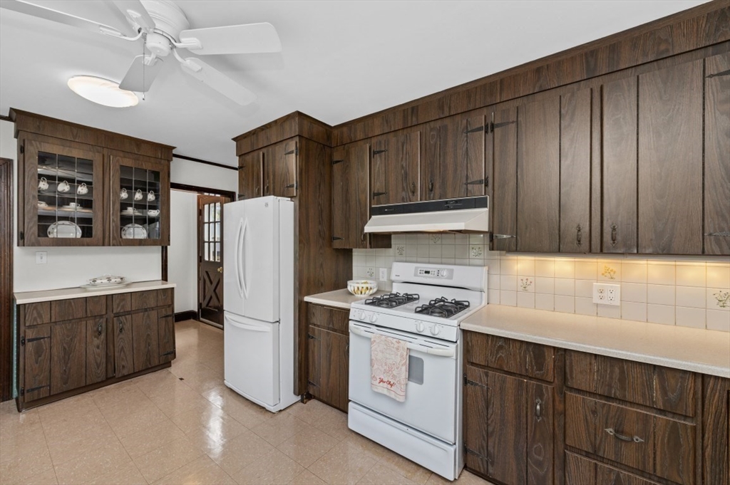 26 Ridge Road Belmont, MA 02478 - Photo 5 of 12 Gallery Image 5