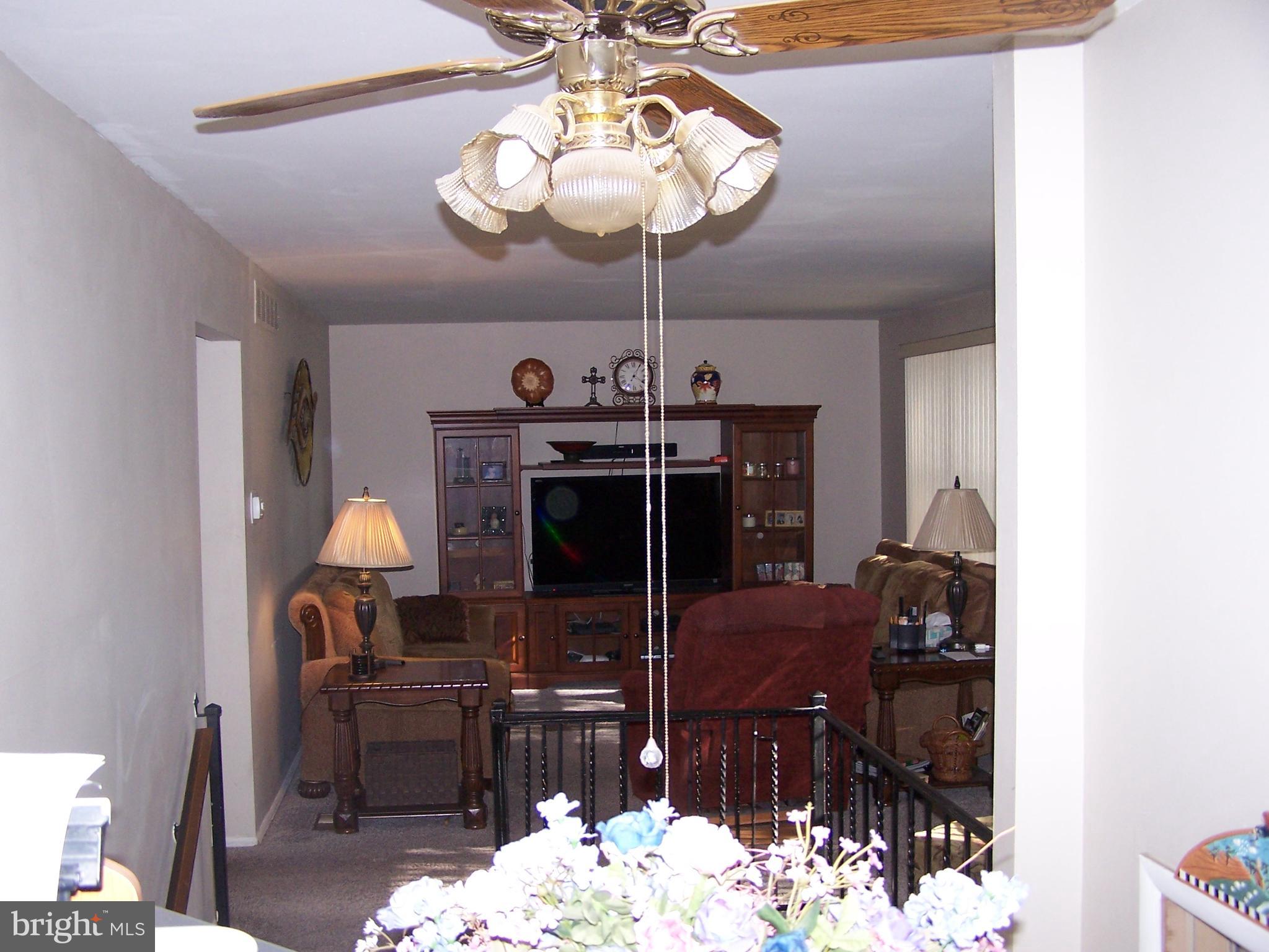 599 Sunset Avenue Maple Shade, NJ 08052 - Photo 11 of 41 Living Room