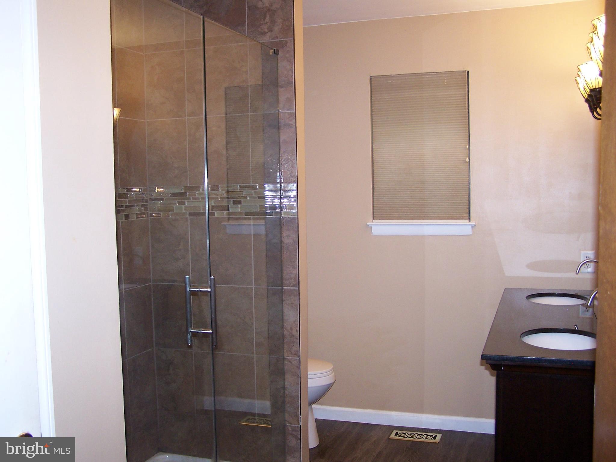599 Sunset Avenue Maple Shade, NJ 08052 - Photo 20 of 41 Hall Bath