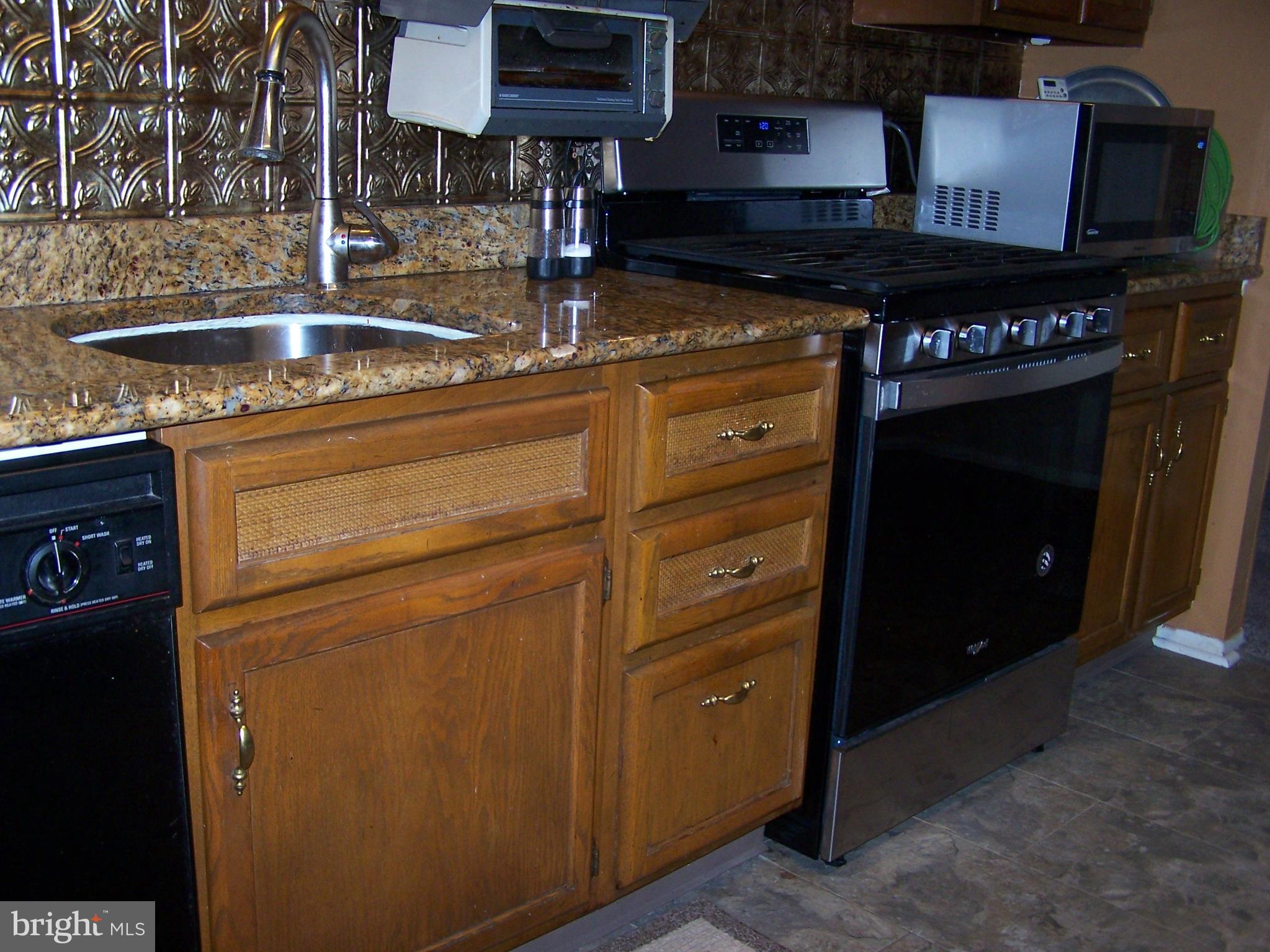 599 Sunset Avenue Maple Shade, NJ 08052 - Photo 5 of 41 Gallery Image 5