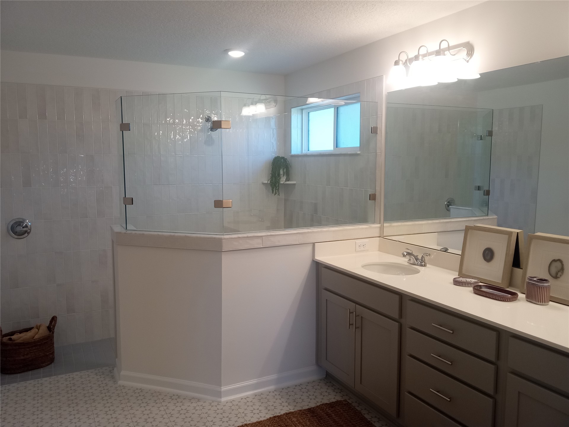 96052 Pirates Bluff Road Yulee, FL 32097 - Photo 19 of 22 a bathroom with a double vanity sink and a mirror
