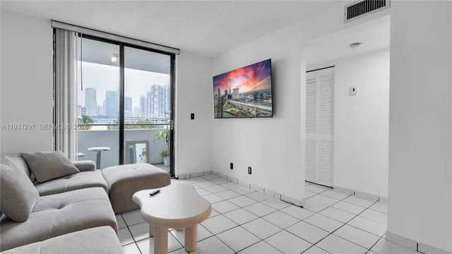 $265,000 | 546 Southwest 1st Street, Unit 603, Miami, FL 33130