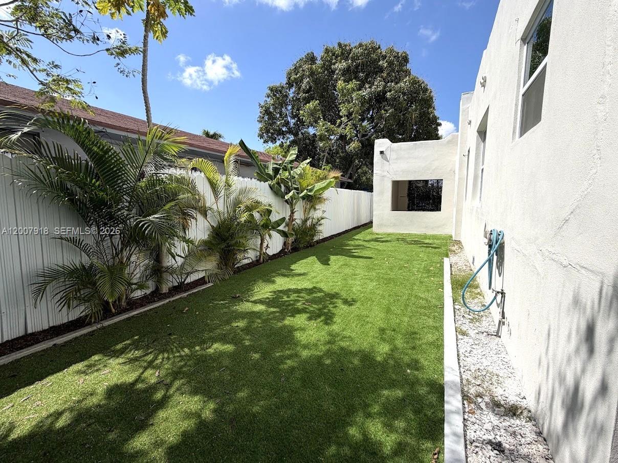 2272 Southwest 13th Street Miami, FL 33145 - Photo 17 of 25