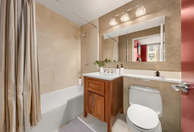 $2,475,000 | 45 Park Avenue, Unit 1101 | Murray Hill