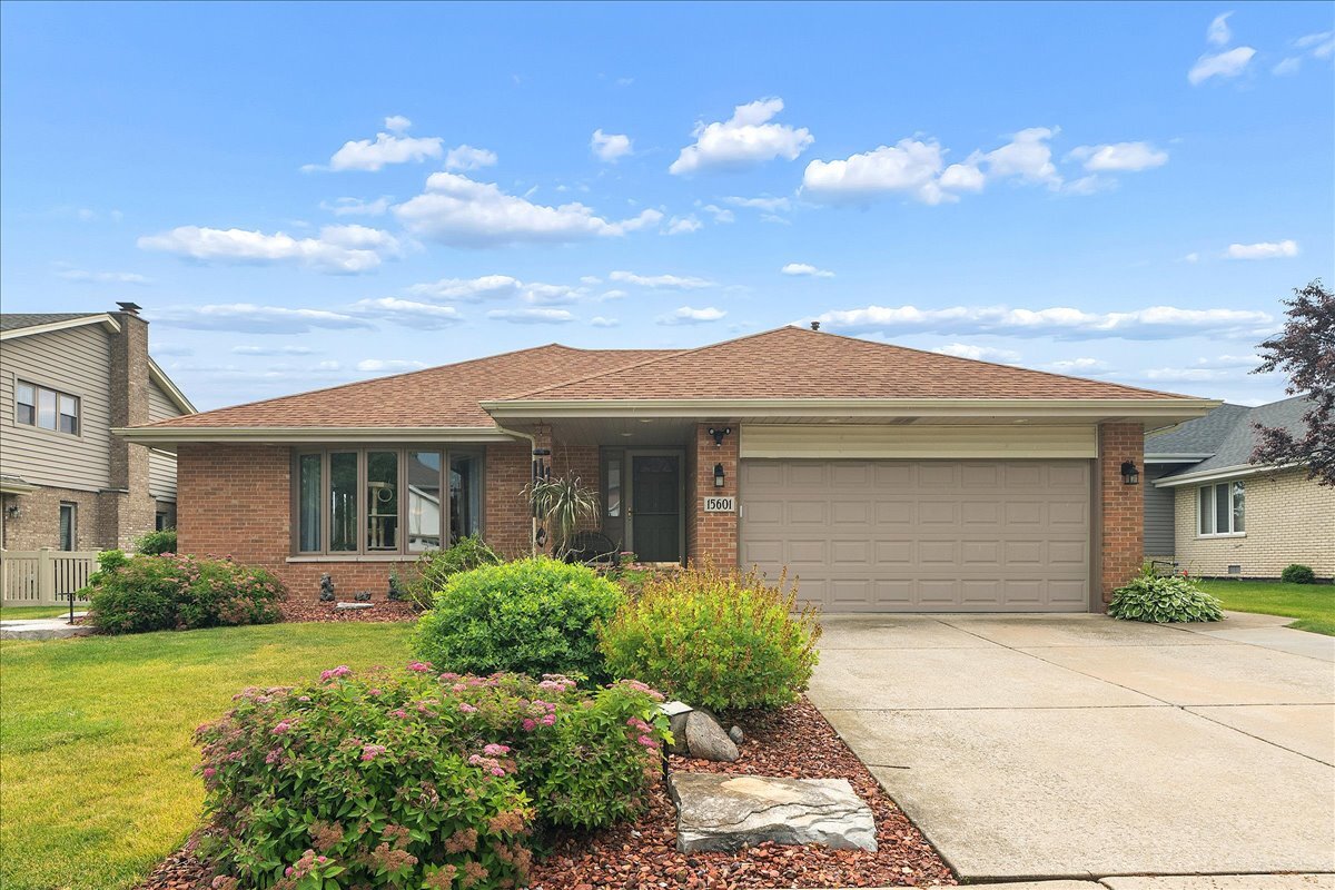 15601 Bramblewood Road Oak Forest, IL 60452 - Photo 1 of 35