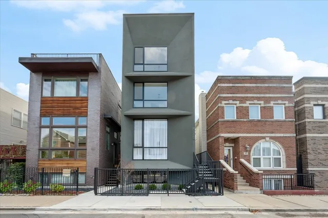 $1,599,900 | 529 North Hartland Court, Chicago, IL 60622