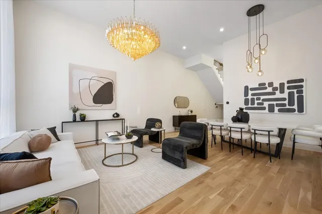 $1,599,900 | 529 North Hartland Court, Chicago, IL 60622