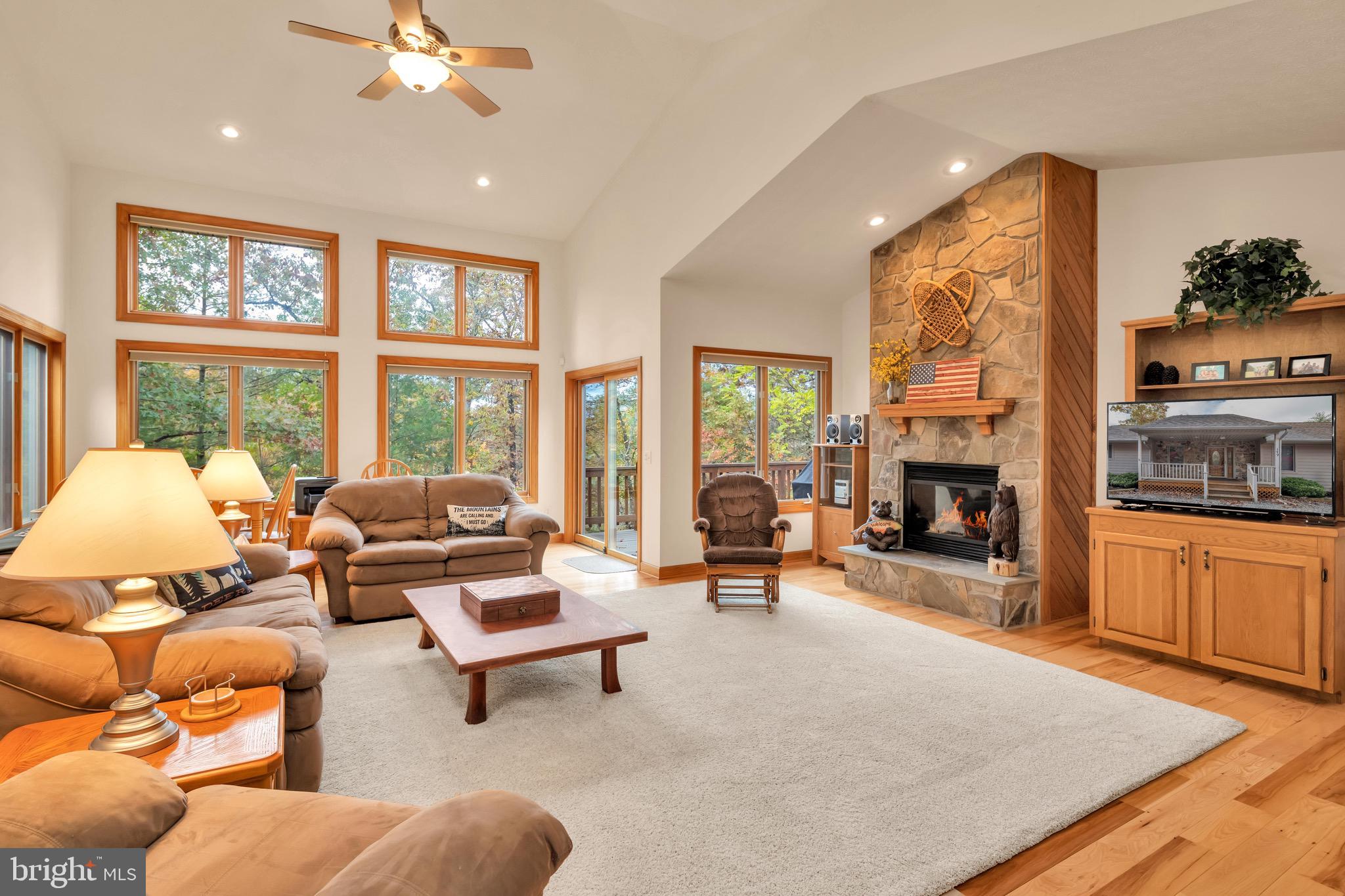 179 Miller Road Basye, VA 22842 - Photo 6 of 59 Living Room