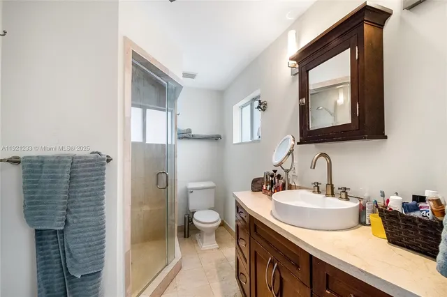 $6,600 | 10670 Southwest 77th Avenue, Unit 10670, Pinecrest, FL 33156