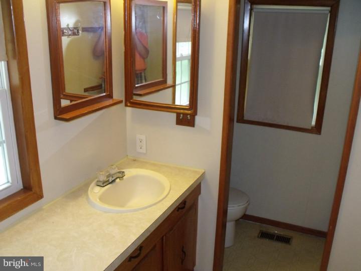 369 Sanatoga Road Pottstown, PA 19465 - Photo 8 of 16 Bathroom