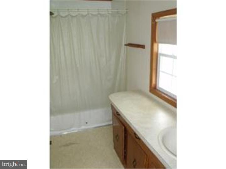 369 Sanatoga Road Pottstown, PA 19465 - Photo 9 of 16 Bathroom