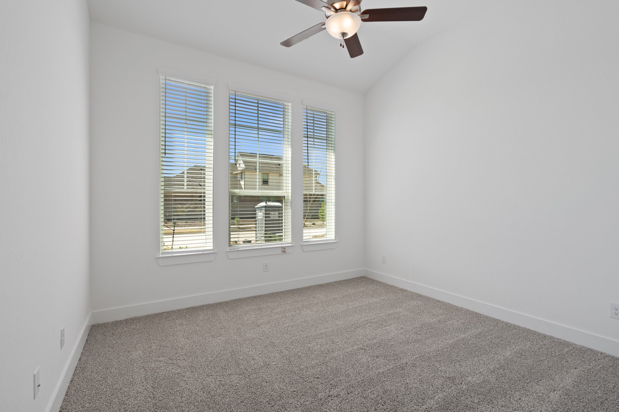 514 Tawny Rim Drive Willis, TX 77318 - Photo 10 of 36 representative photo