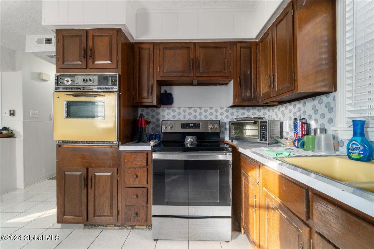 115 A Morris Road Colonie, NY 12304 - Photo 3 of 37 34-DSC05025