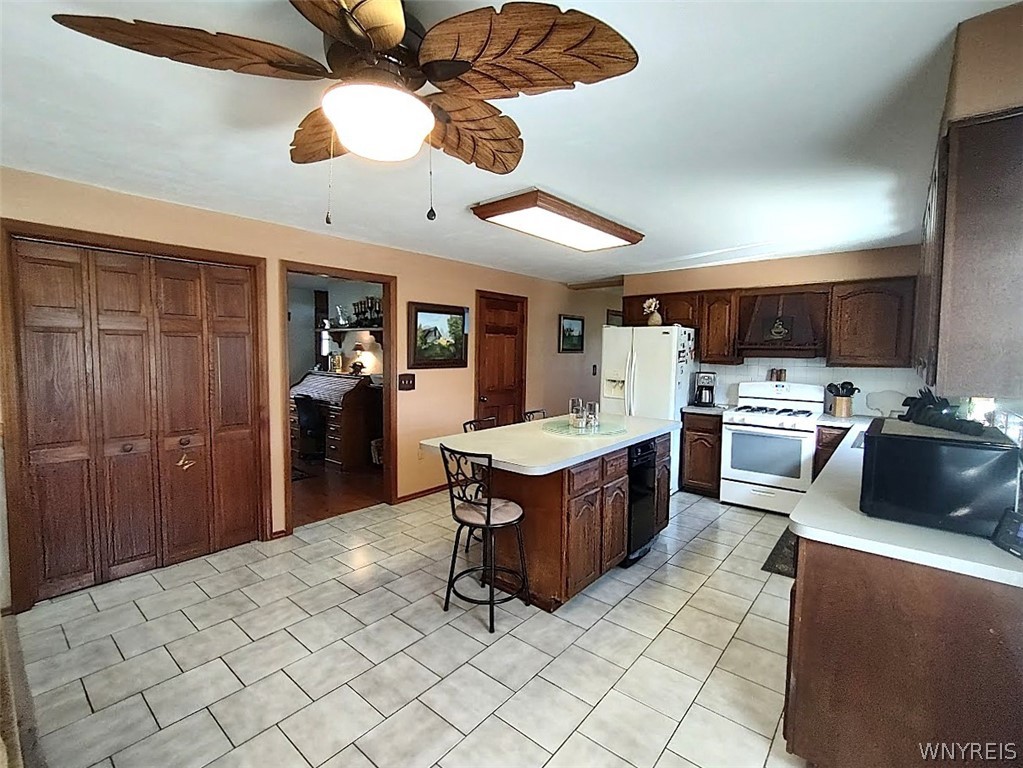6275 Eckhardt Road Hamburg, NY 14085 - Photo 5 of 47