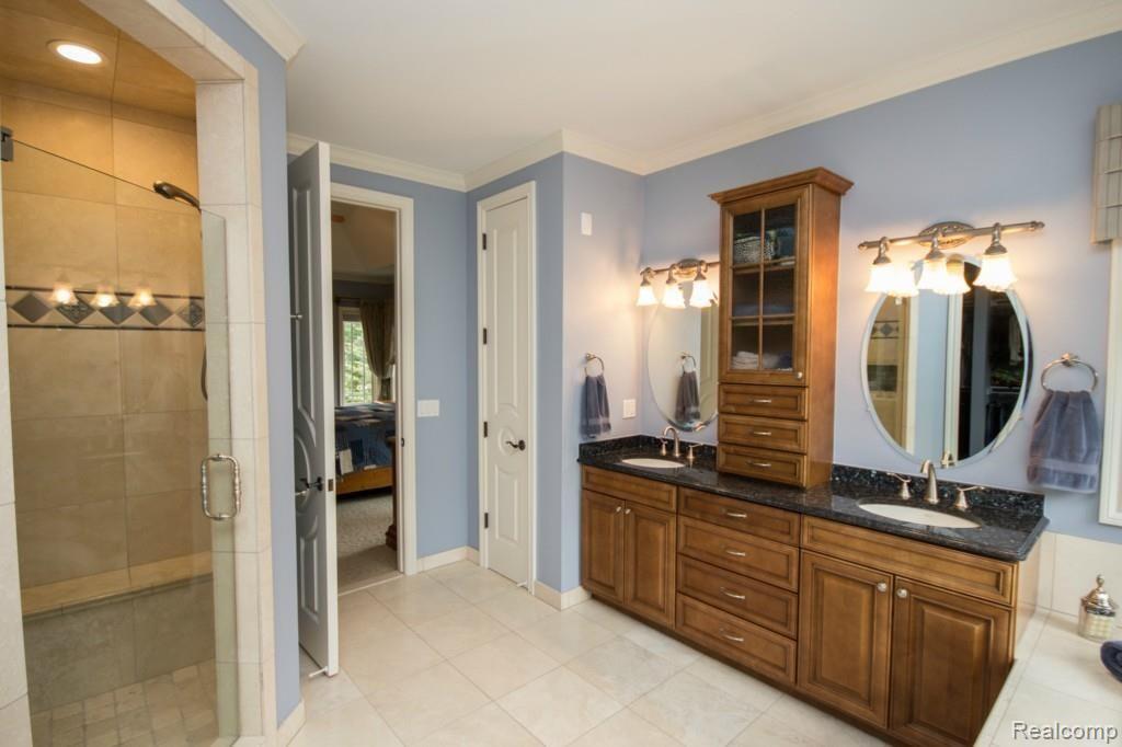 590 Sheldon Court Rochester, MI 48306 - Photo 72 of 99 72 Mstr Bath.jpg