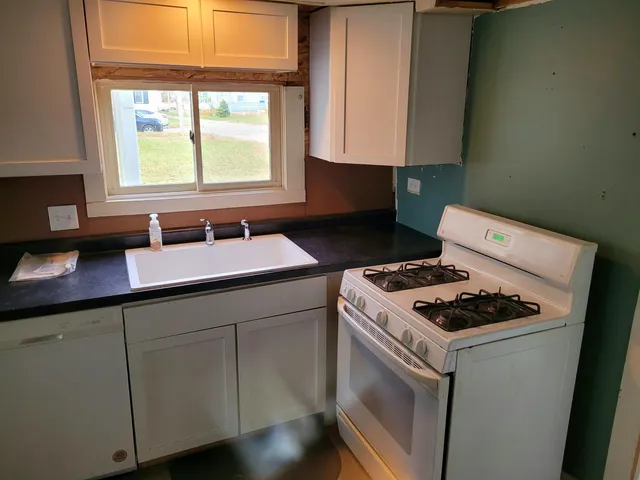 $134,900 | 1517 Vine Street, Beloit, WI 53511