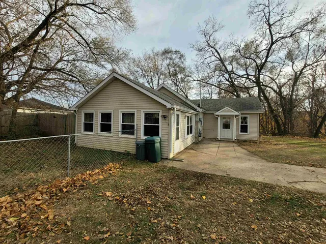 $134,900 | 1517 Vine Street, Beloit, WI 53511