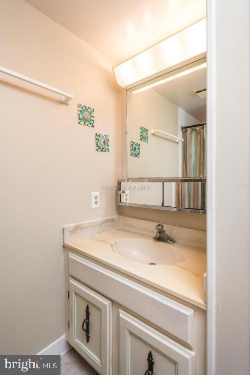 703 Rusty Anchor Road, Unit 13 Ocean City, MD 21842 - Photo 12 of 27 Gallery Image 12