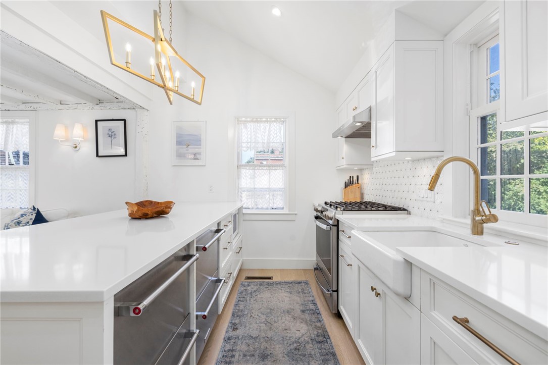 36 William Street Newport, RI 02840 - Photo 8 of 27