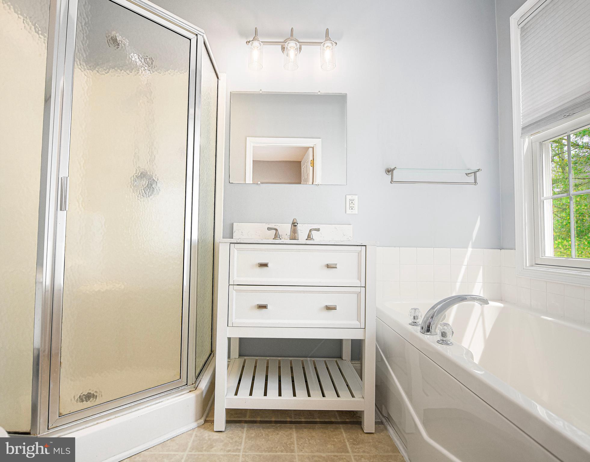 97 Ridge Run Road, Unit 28 North East, MD 21901 - Photo 15 of 43 PRIMARY FULL BATHROOM - MAIN LEVEL