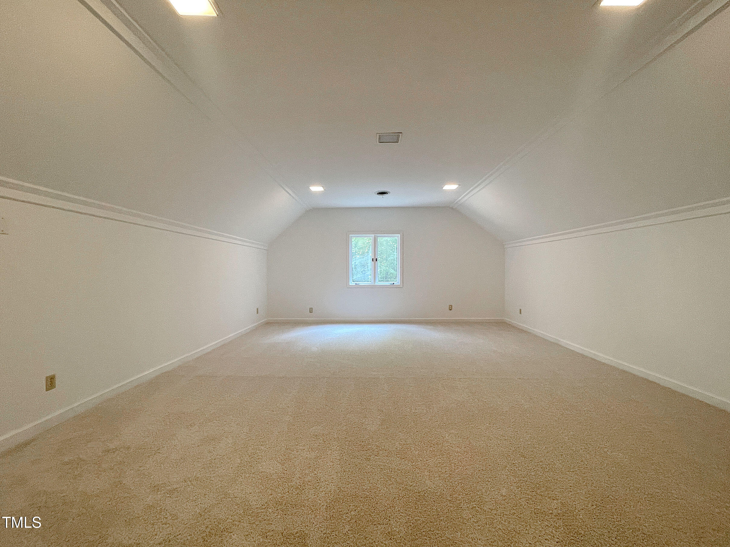 7101 Leveret Circle Raleigh, NC 27615 - Photo 31 of 36 20240714_202549167_iOS
