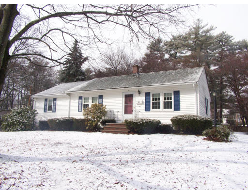 81 Coolidge Road Walpole, MA 02081 - Photo 1 of 12 Gallery Image 1
