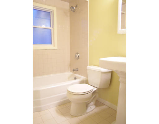 81 Coolidge Road Walpole, MA 02081 - Photo 8 of 12 Gallery Image 8