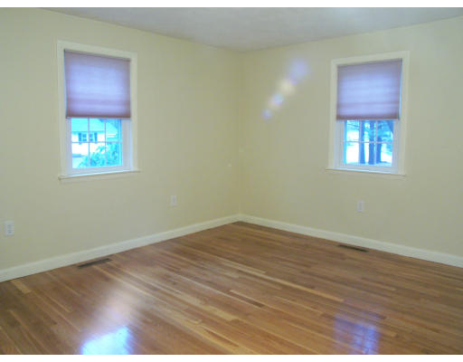 81 Coolidge Road Walpole, MA 02081 - Photo 9 of 12 Gallery Image 9