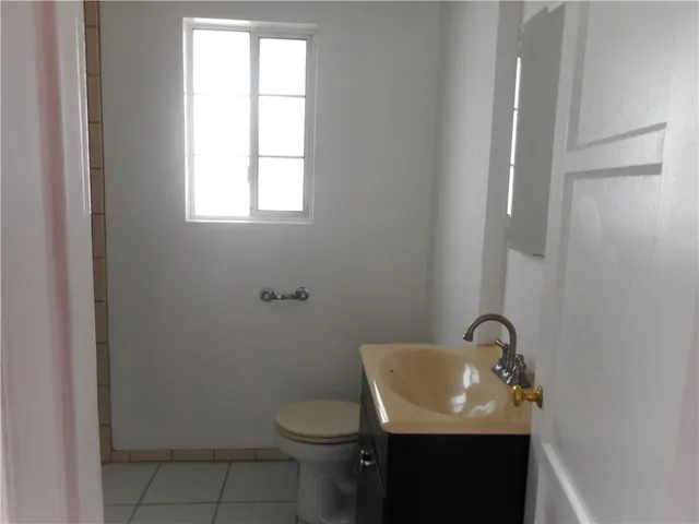 $2,350 | 4267 Van Nuys Boulevard, Sherman Oaks, CA 91403