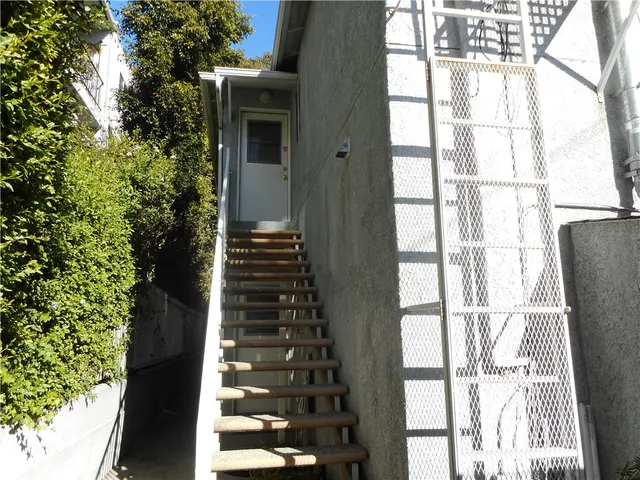 $2,350 | 4267 Van Nuys Boulevard, Sherman Oaks, CA 91403