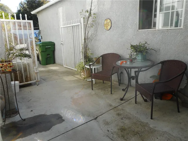 $2,350 | 4267 Van Nuys Boulevard, Sherman Oaks, CA 91403