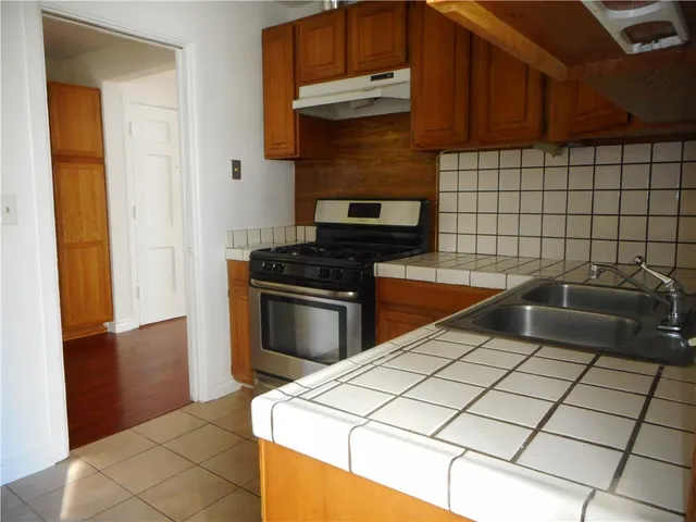 $2,350 | 4267 Van Nuys Boulevard, Sherman Oaks, CA 91403