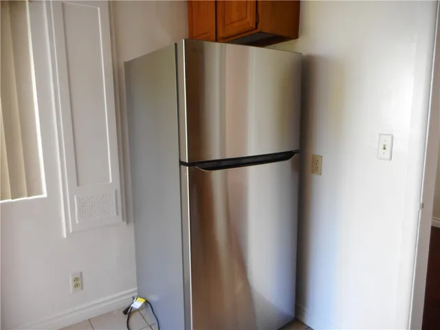 $2,350 | 4267 Van Nuys Boulevard, Sherman Oaks, CA 91403