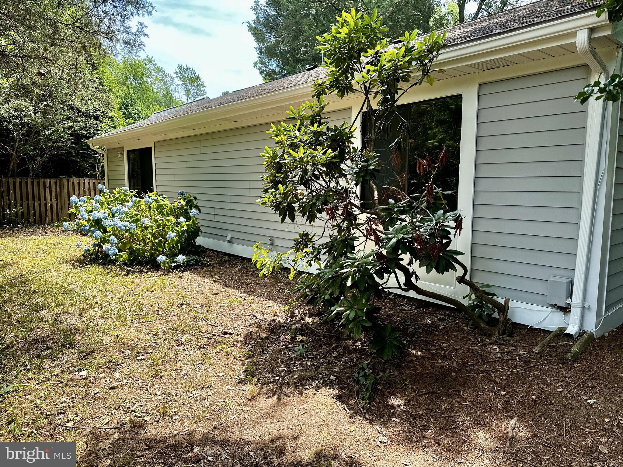 11412 Turnmill Lane Reston, VA 20191 - Photo 21 of 23 Backyard