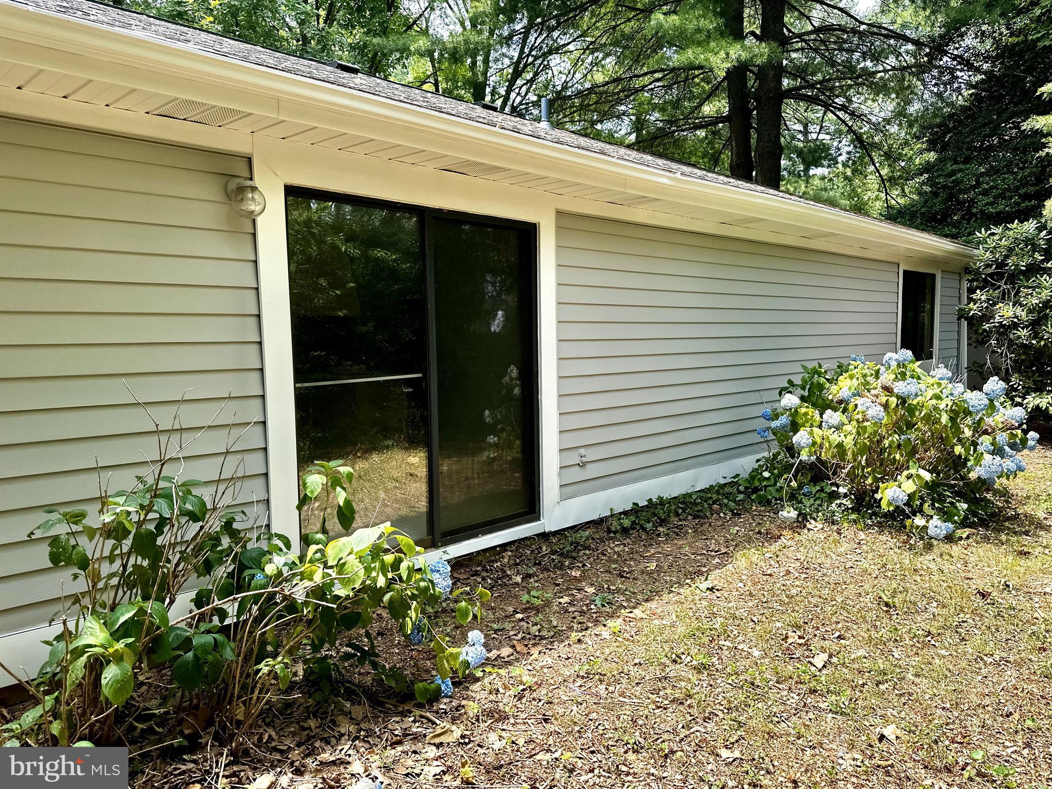 11412 Turnmill Lane Reston, VA 20191 - Photo 22 of 23 Backyard