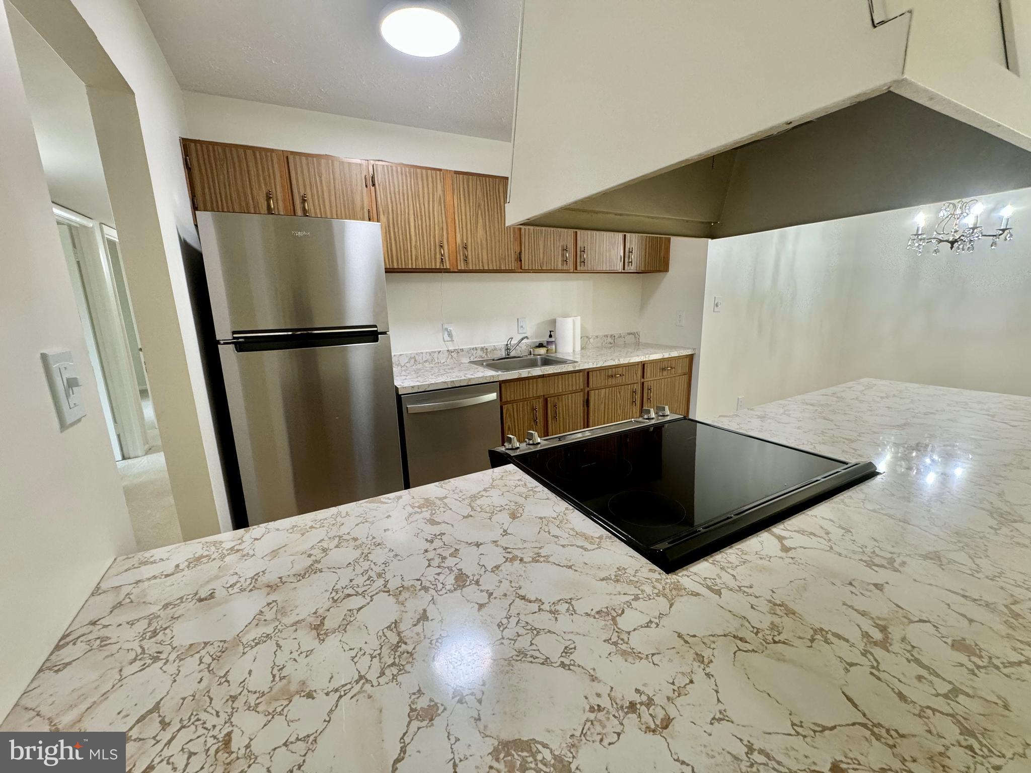 11412 Turnmill Lane Reston, VA 20191 - Photo 9 of 23 Kitchen