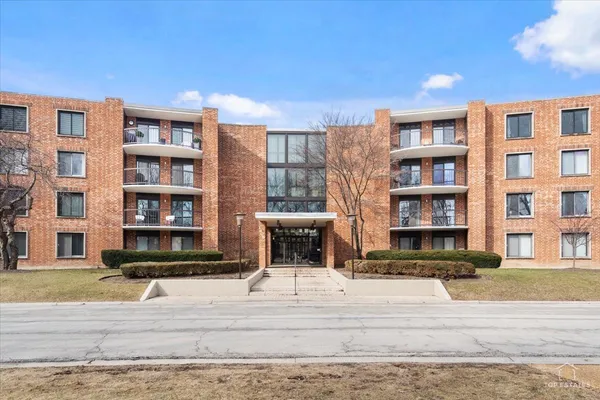 $264,900 | 1405 East Central Road, Unit 222C, Arlington Heights, IL 60005