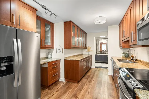 $264,900 | 1405 East Central Road, Unit 222C, Arlington Heights, IL 60005