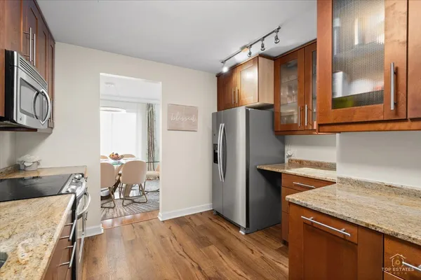$264,900 | 1405 East Central Road, Unit 222C, Arlington Heights, IL 60005