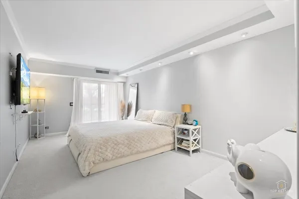 $264,900 | 1405 East Central Road, Unit 222C, Arlington Heights, IL 60005