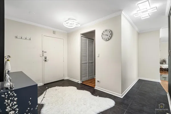 $264,900 | 1405 East Central Road, Unit 222C, Arlington Heights, IL 60005