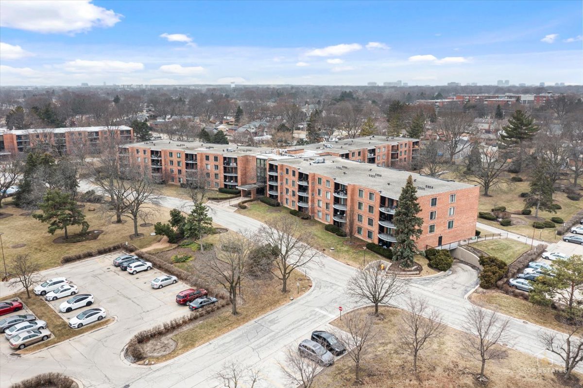 1405 East Central Road, Unit 222C Arlington Heights, IL 60005 - Photo 36 of 45 a view of a city in middle of a city