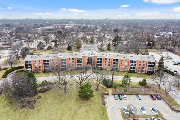 $264,900 | 1405 East Central Road, Unit 222C, Arlington Heights, IL 60005